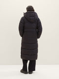 Puffer coat with a hood M