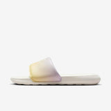 W Victori One Slide Print