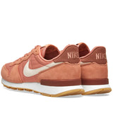 W Internationalist
