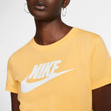 W NSW TEE ESSNTL ICON FUTUR
