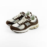 2002R Brown/White