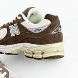 2002R Brown/White