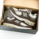 2002R Brown/White