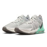 LeBron Witness 8
