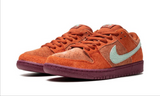 SB Dunk Low Mystic Red Rosewood