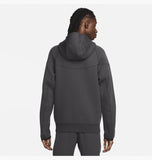TECH FLEECE
