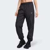 Sportswear Essential Woven Mid-Rise Jogger