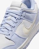 W Dunk Low