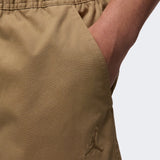 M ESS WOVEN SHORT