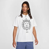 LBJ M NK TEE M90 SP25