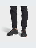 AVRYN Black/Red