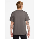 Nsw Tee Fw Mbr Cnct Fa25 Brown