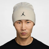 U PEAK BEANIE GIFT GVING AOJ