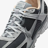 Zoom Vomero 5 Black/White 41